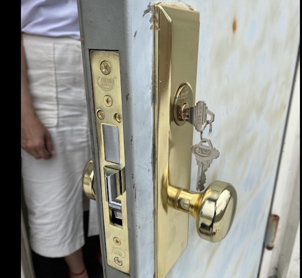 ALWAYS LOCKSMITH | 799 Longview Ave, Valley Stream, NY 11581, USA | Phone: (631) 237-8111