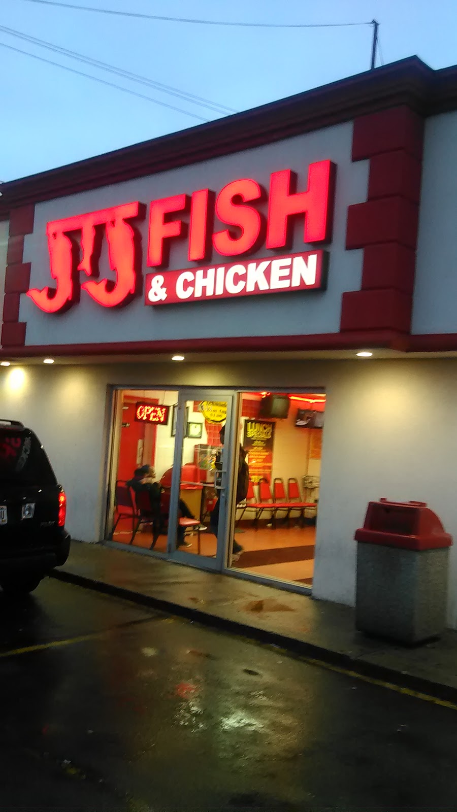 JJ Fish & Chicken | 1334 N 35th St, Milwaukee, WI 53208, USA | Phone: (414) 935-1000