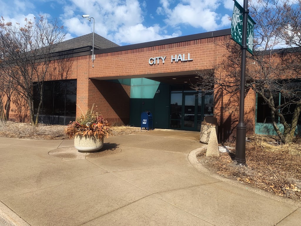 Shoreview Minnesota City Hall | 4600 Victoria St N, Shoreview, MN 55126, USA | Phone: (651) 490-4600