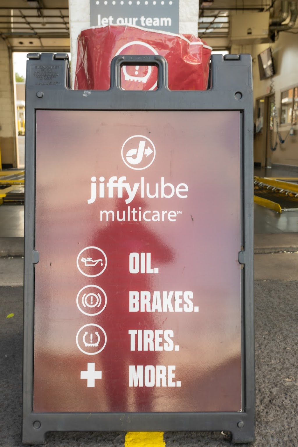 Jiffy Lube Oil Change and Multicare | 511 S Van Dorn St, Alexandria, VA 22304, USA | Phone: (703) 370-8987