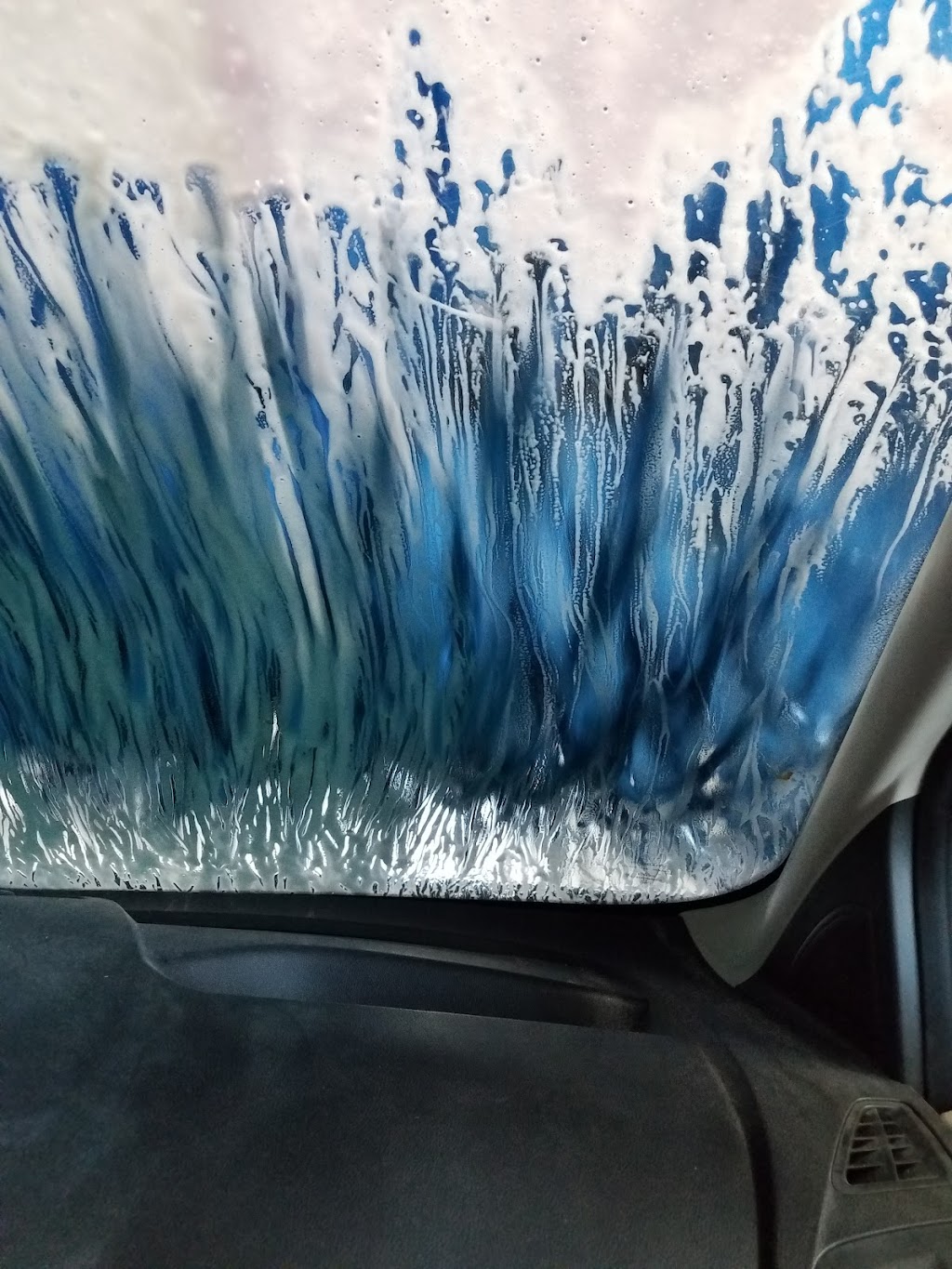 GO Car Wash | 1750 E Santa Fe St, Gardner, KS 66030 | Phone: (913) 938-5013