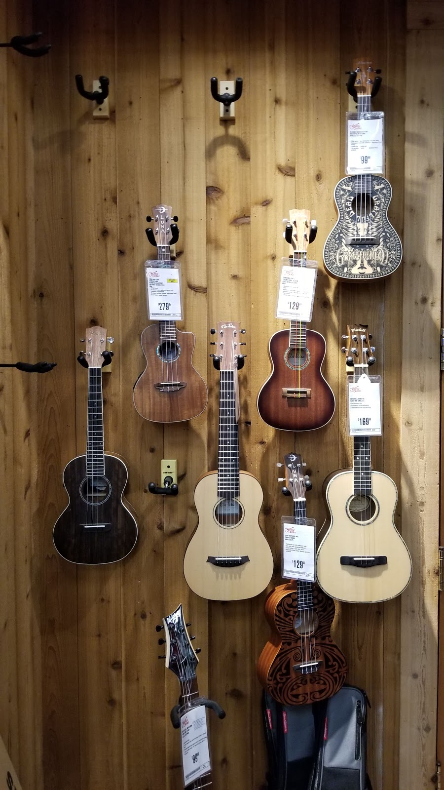 Guitar Center | 4254 S Mooney Blvd, Visalia, CA 93277, USA | Phone: (559) 713-0352