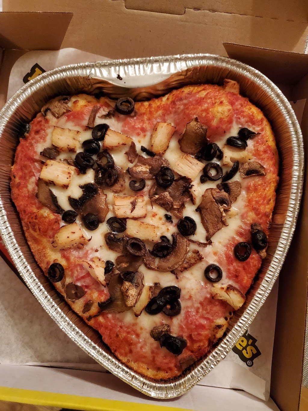 Hungry Howies Pizza | 15441 N Dale Mabry Hwy, Tampa, FL 33618, USA | Phone: (813) 265-2111