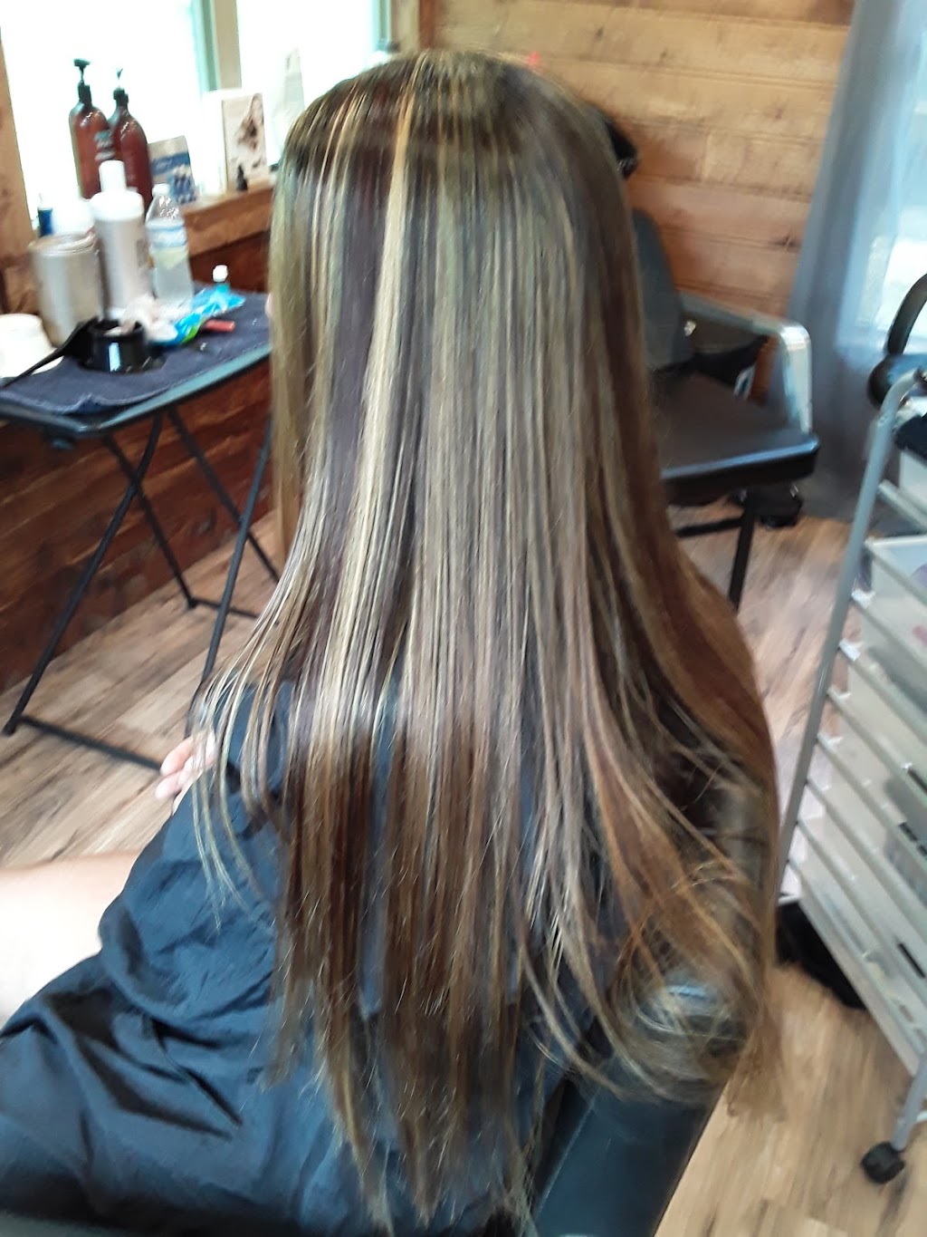 Southern Roots Salon | 491 Old San Antonio Rd, Dale, TX 78616, USA | Phone: (512) 516-7470