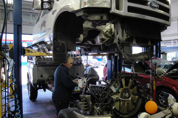 ILWI Truck & Trailer Repair | 45 Baker Rd, Lake Bluff, IL 60044, USA | Phone: (262) 515-9504