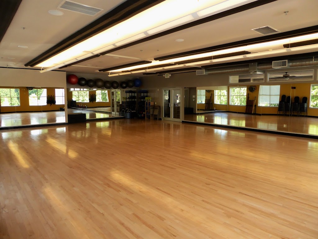 Bainbridge Athletic Club | 11700 Meadowmeer Cir NE, Bainbridge Island, WA 98110, USA | Phone: (206) 842-5661