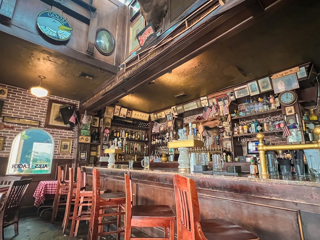 Heroes & Legends Bar & Grill | 131 N Yale Ave, Claremont, CA 91711, USA | Phone: (909) 621-6712