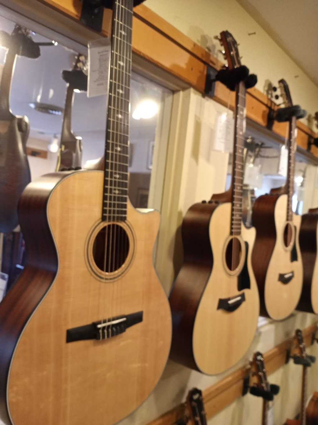 Gryphon Stringed Instruments | 211 Lambert Ave, Palo Alto, CA 94306, USA | Phone: (650) 493-2131