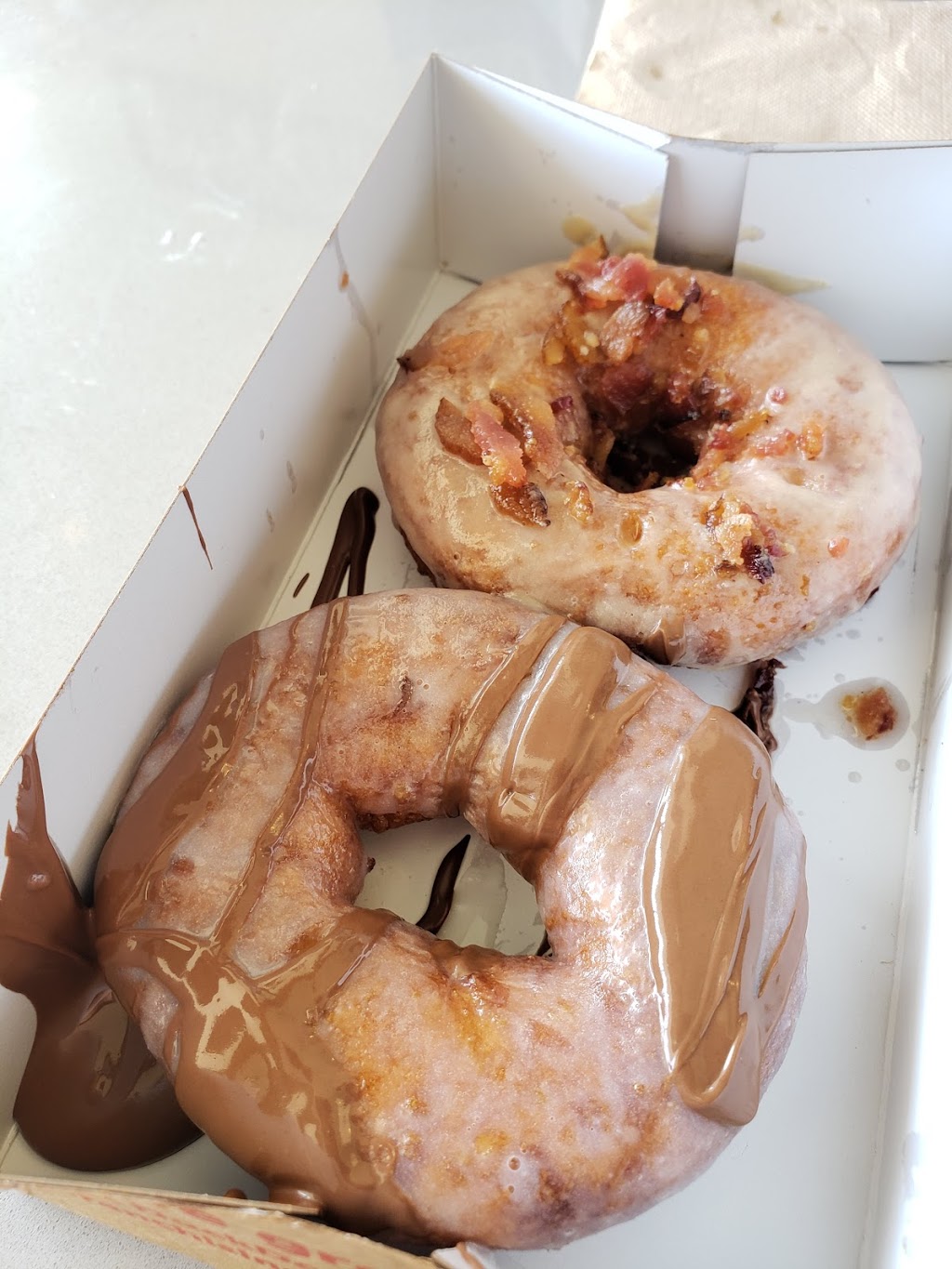Duck Donuts Made To Order Donuts And Thrifty Ice Cream - bakery  | Photo 7 of 10 | Address: 18591 Main St, Huntington Beach, CA 92648, USA | Phone: (714) 375-5430