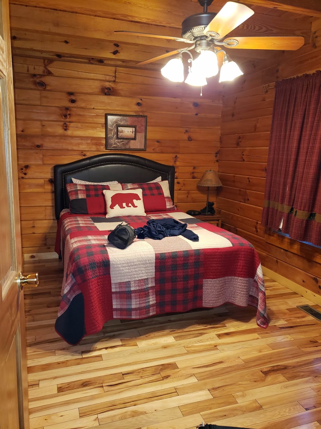Cabins by the Cave - Jackson Cabin | 15681 Rocky Fork Rd, Rockbridge, OH 43149, USA | Phone: (877) 322-2283