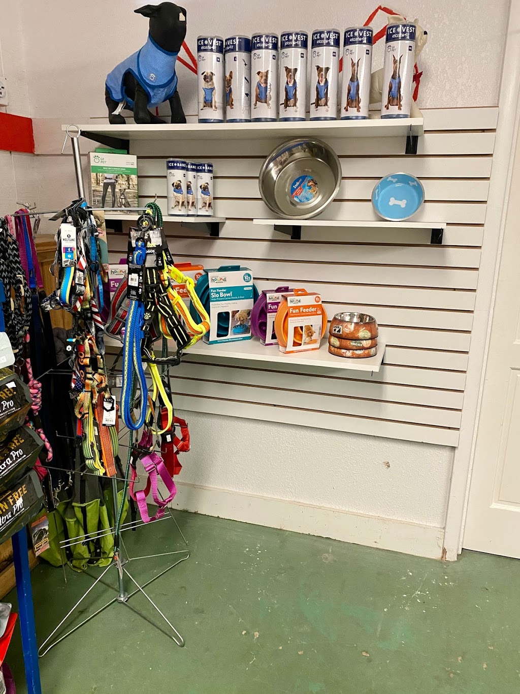 Wagging Tails Pet Supply | @Marando Farm, 5151 Davie Rd, Davie, FL 33314 | Phone: (516) 754-1380