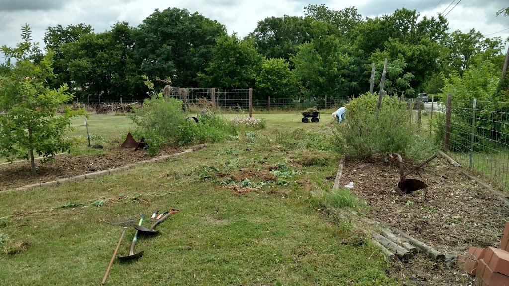 Peterson Community Garden | 205 Hutto St, Hutto, TX 78634, USA | Phone: (512) 524-6774