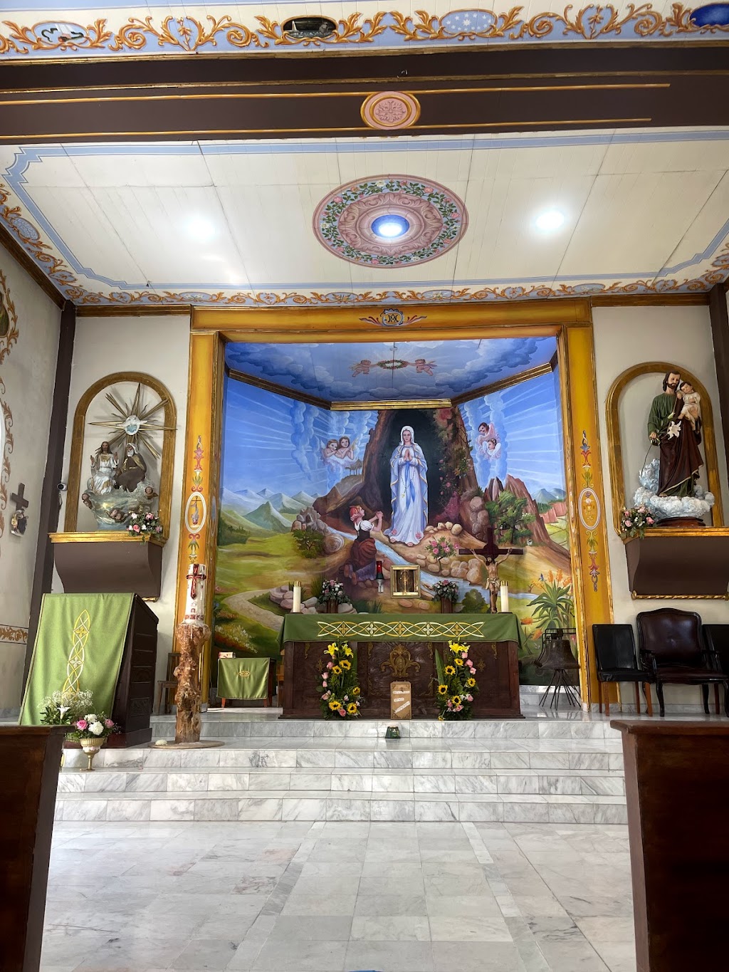 Parroquia de Nuestra Señora de Lourdes | Valentin, Presa Álvaro Obregón y o Avenida V. Gómez Farias 10, Presa Rodriguez, 22124 Tijuana, B.C., Mexico | Phone: 664 902 3628