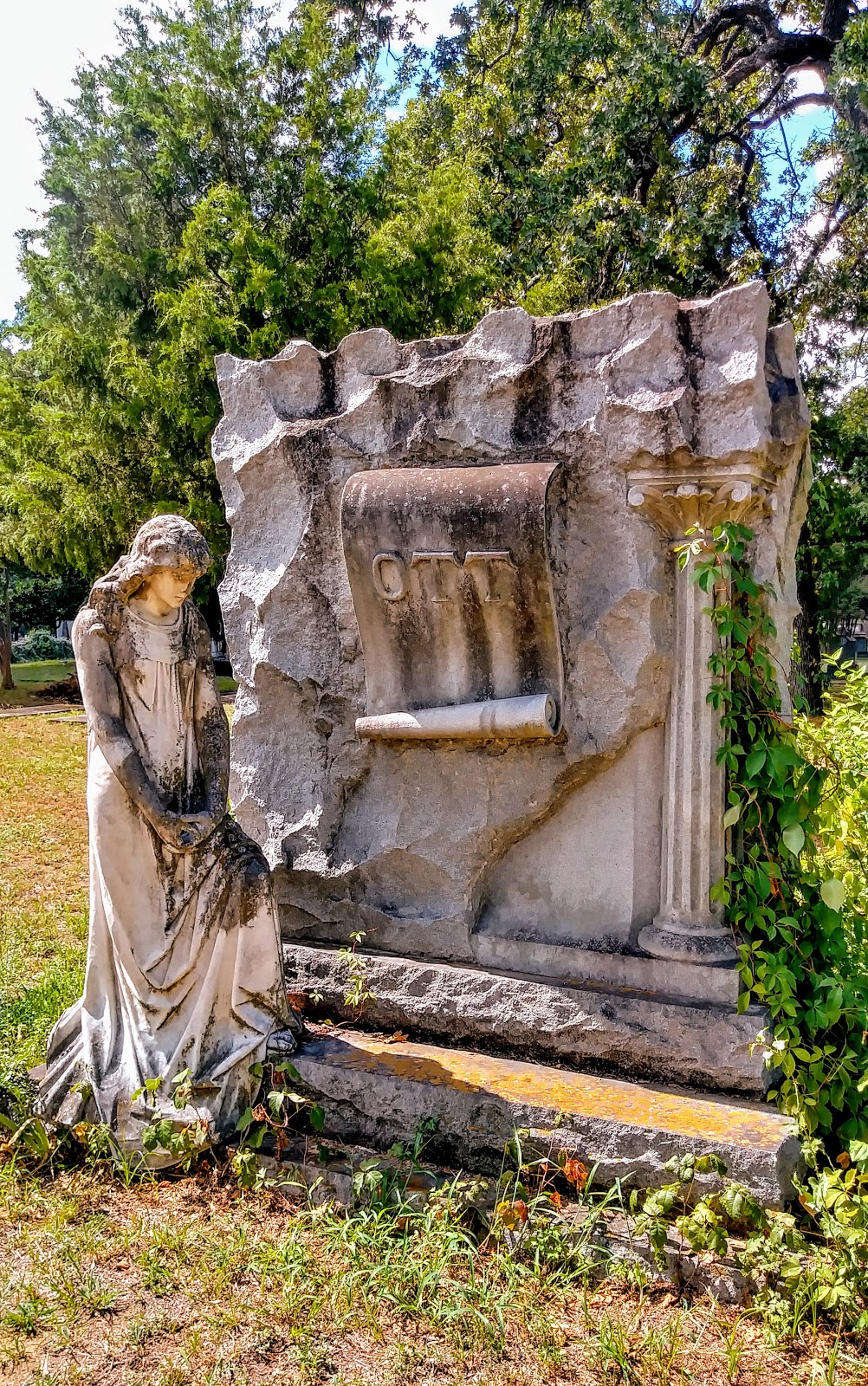 Oakland Cemetery | 3900 Oakland Cir, Dallas, TX 75215, USA | Phone: (214) 892-3565