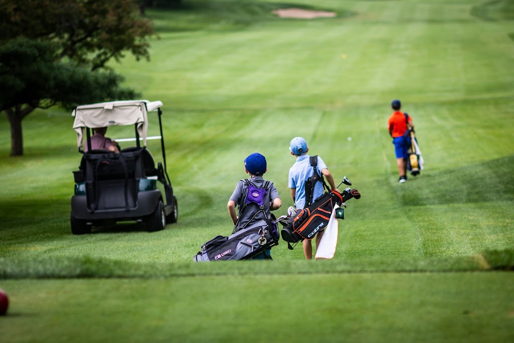 Maple Bluff Country Club | 500 Kensington Dr, Madison, WI 53704, USA | Phone: (608) 249-2144