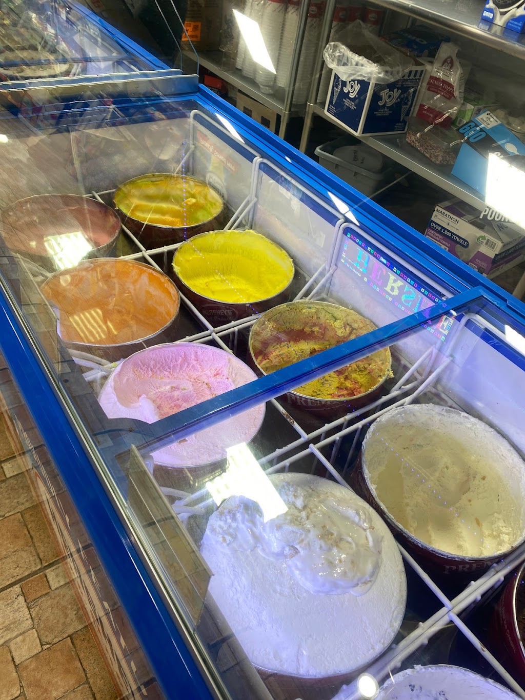 In & Out Hershey’s Ice Cream | 46362 Dequindre Rd, Shelby Twp, MI 48317, USA | Phone: (586) 803-3556