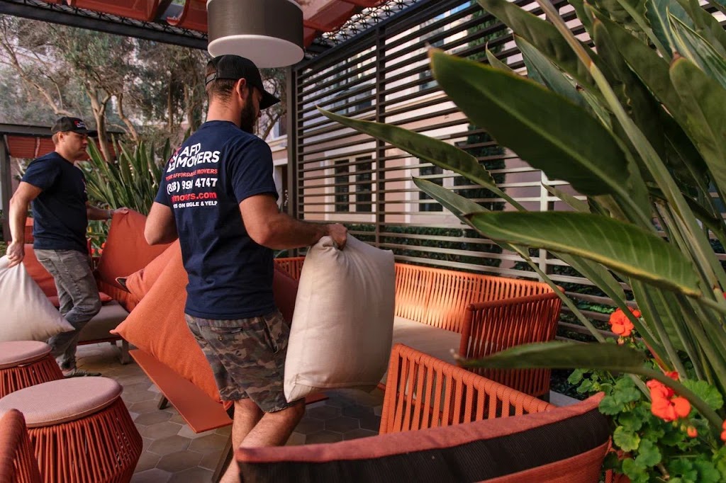 AFD MOVERS INC | 1700 E Garry Ave, Santa Ana, CA 92705, USA | Phone: (949) 471-0091
