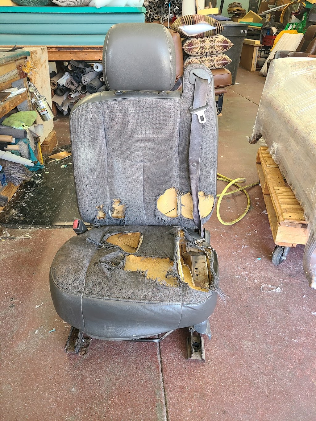 Bills Sanger Custom Upholstery | 1046 8th St, Sanger, CA 93657, USA | Phone: (559) 875-5264