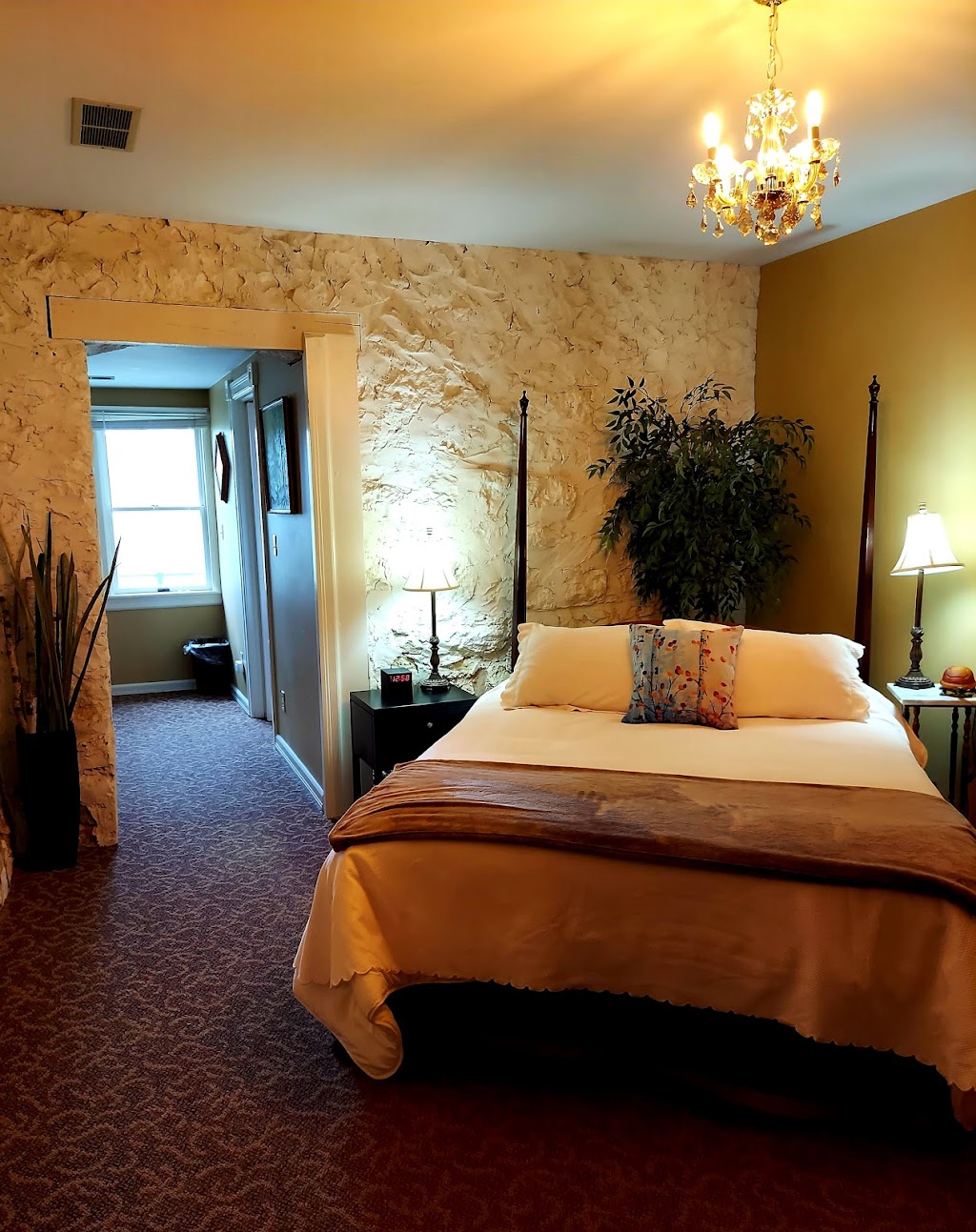 St. Croix Valley Inn (The Croix House) | 305 River St, Osceola, WI 54020, USA | Phone: (715) 494-1677