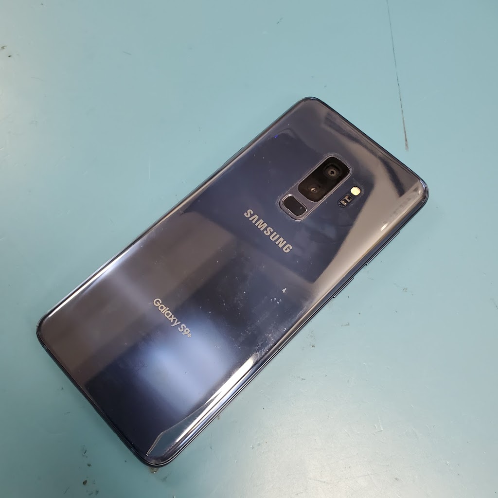 Red Robin Gourmet Burgers and Brews | 267 N Milwaukee St, Boise, ID 83704, USA | Phone: (208) 323-0023 Red Robin Gourmet Burgers and Brews | 267 N Milwaukee St, Boise, ID 83704, USA | Phone: (208) 323-0023