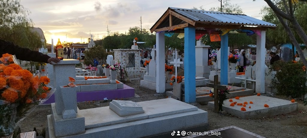 Main Graveyard Number 2 | Mexicali-Tijuana, 21503 B.C., Mexico | Phone: 665 845 1475