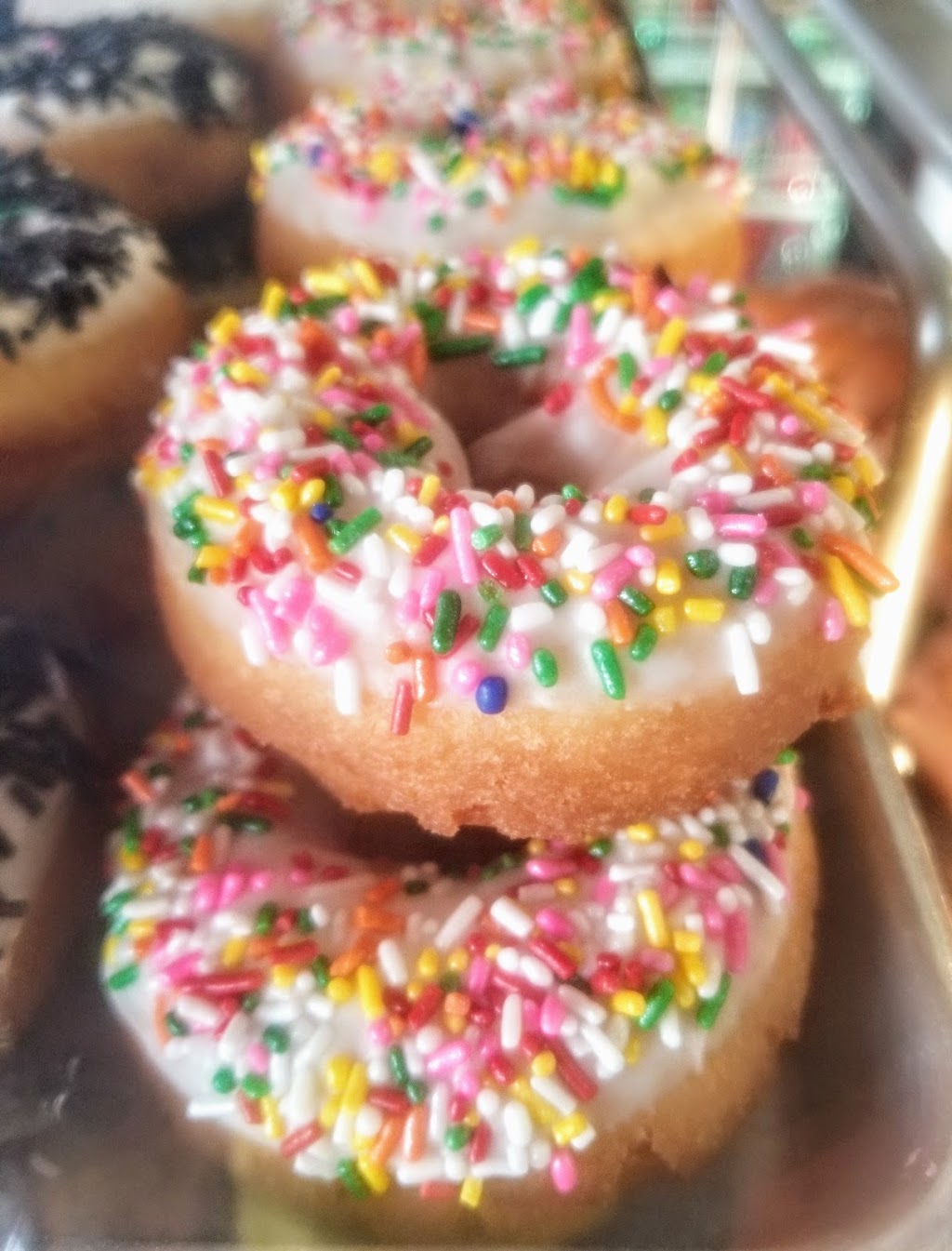 Randy Donuts | 10989 Rosecrans Ave, Norwalk, CA 90650, USA | Phone: (562) 868-9965