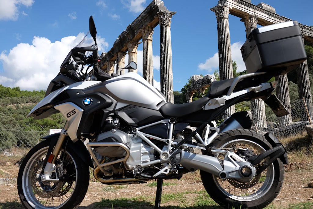 MotoDiscovery Tours | 685 Persimmon Hill, Bulverde, TX 78163, USA | Phone: (830) 438-7744