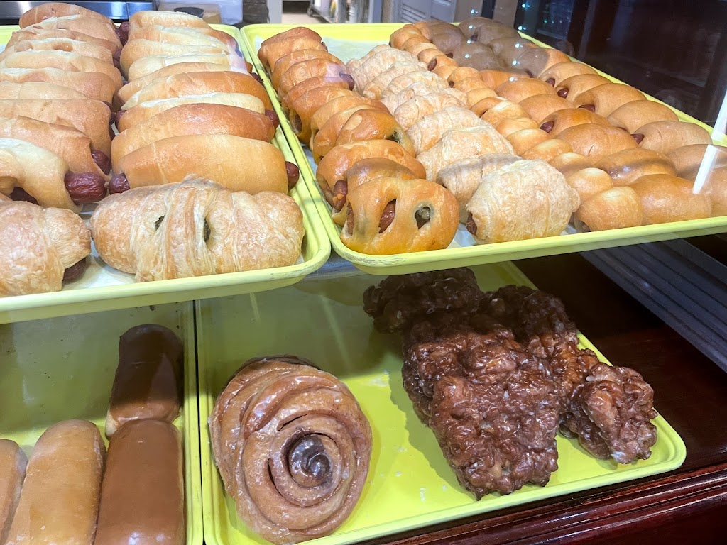 Escapé Donuts and Coffee | 120 W 5th St, Justin, TX 76247, USA | Phone: (940) 648-8100