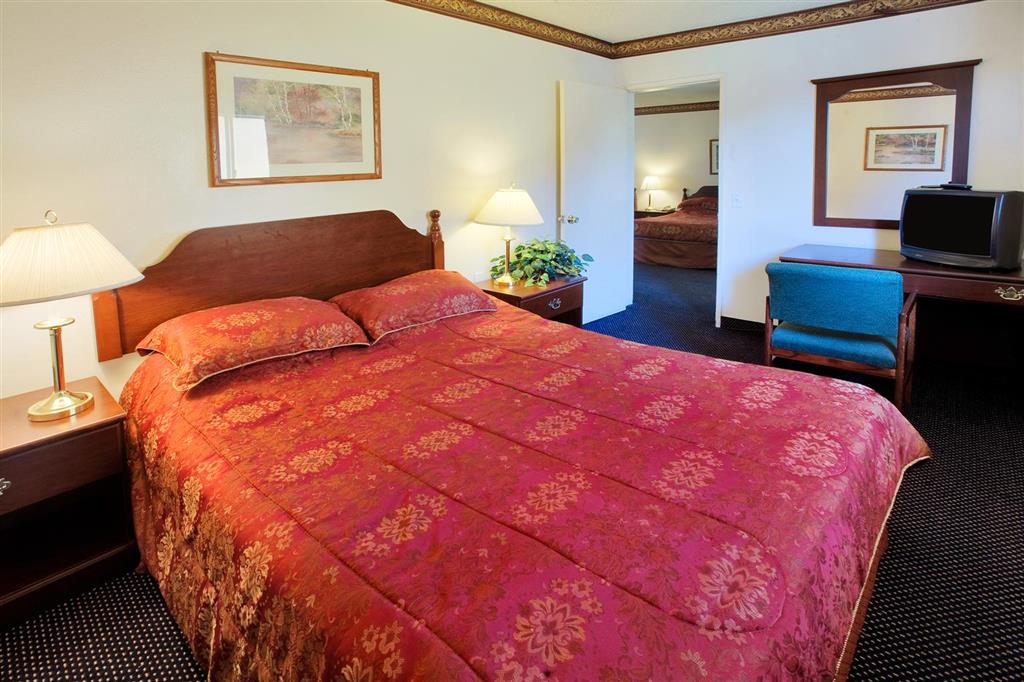 Americas Best Value Inn & Suites Astoria | 426 W Ball Rd, Anaheim, CA 92805, USA | Phone: (714) 774-3882