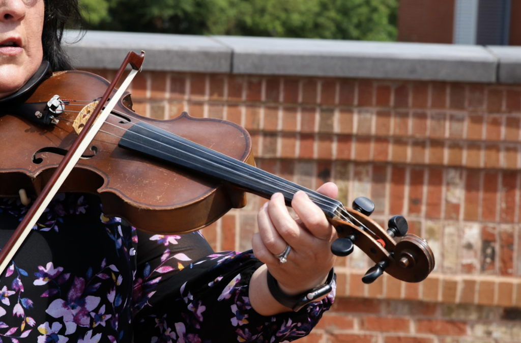 Jenny Mac, Moonlighting Violinist | 1720 Shire Village Dr, Sugar Hill, GA 30518, USA | Phone: (678) 536-6022