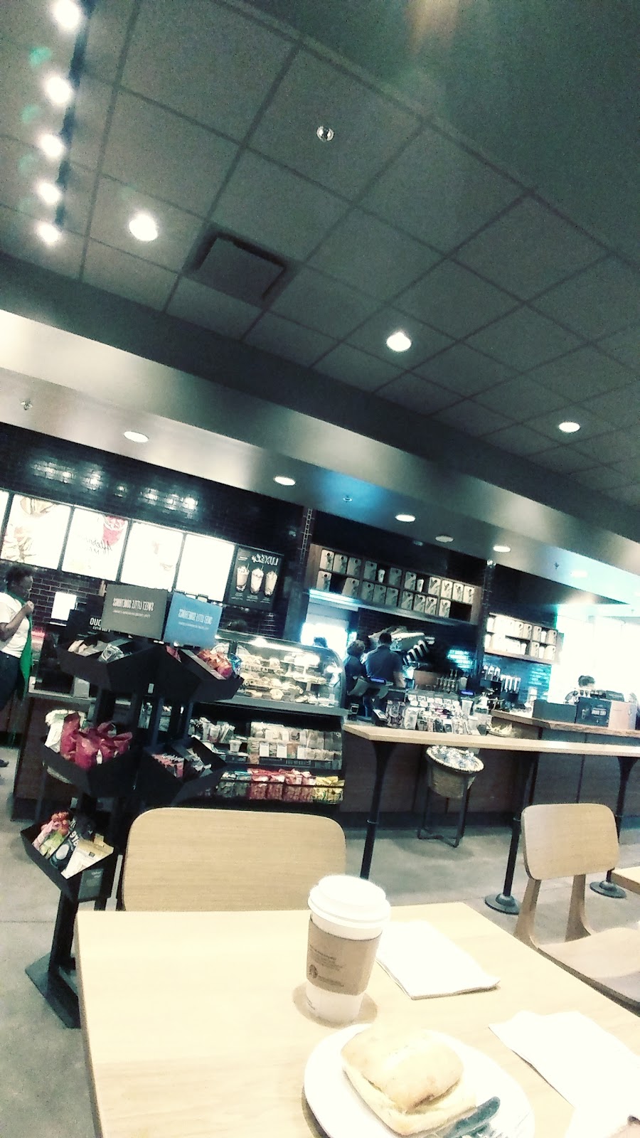 Starbucks 2024 N Rock Rd, Derby, KS 67037