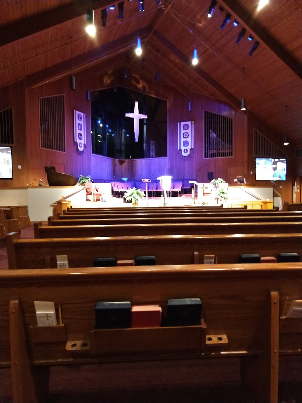 Community Church at Lake Wylie | 104 Hamiltons Ferry Road, Lake Wylie, SC 29710, USA | Phone: (803) 831-1615