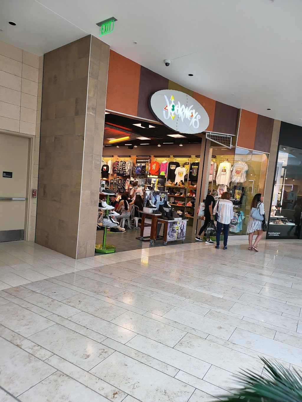 Journeys | 140 University Town Center Dr, Sarasota, FL 34243, USA | Phone: (941) 702-9665