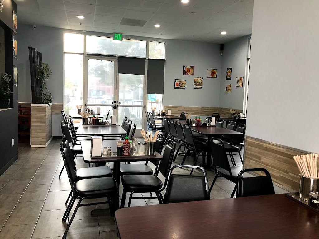 M Noodle & Cafe | 6945 Monterey Rd ste d, Gilroy, CA 95020, USA | Phone: (408) 842-4848