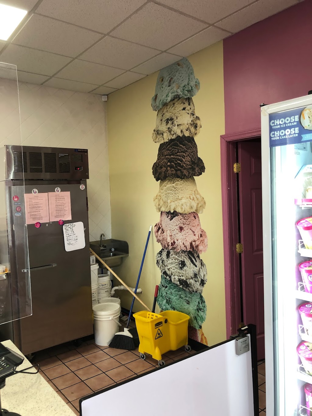 Baskin-Robbins | 850 Hillwood Blvd Hillwood Shopping Ctr, Nashville, TN 37209, USA | Phone: (615) 356-6258