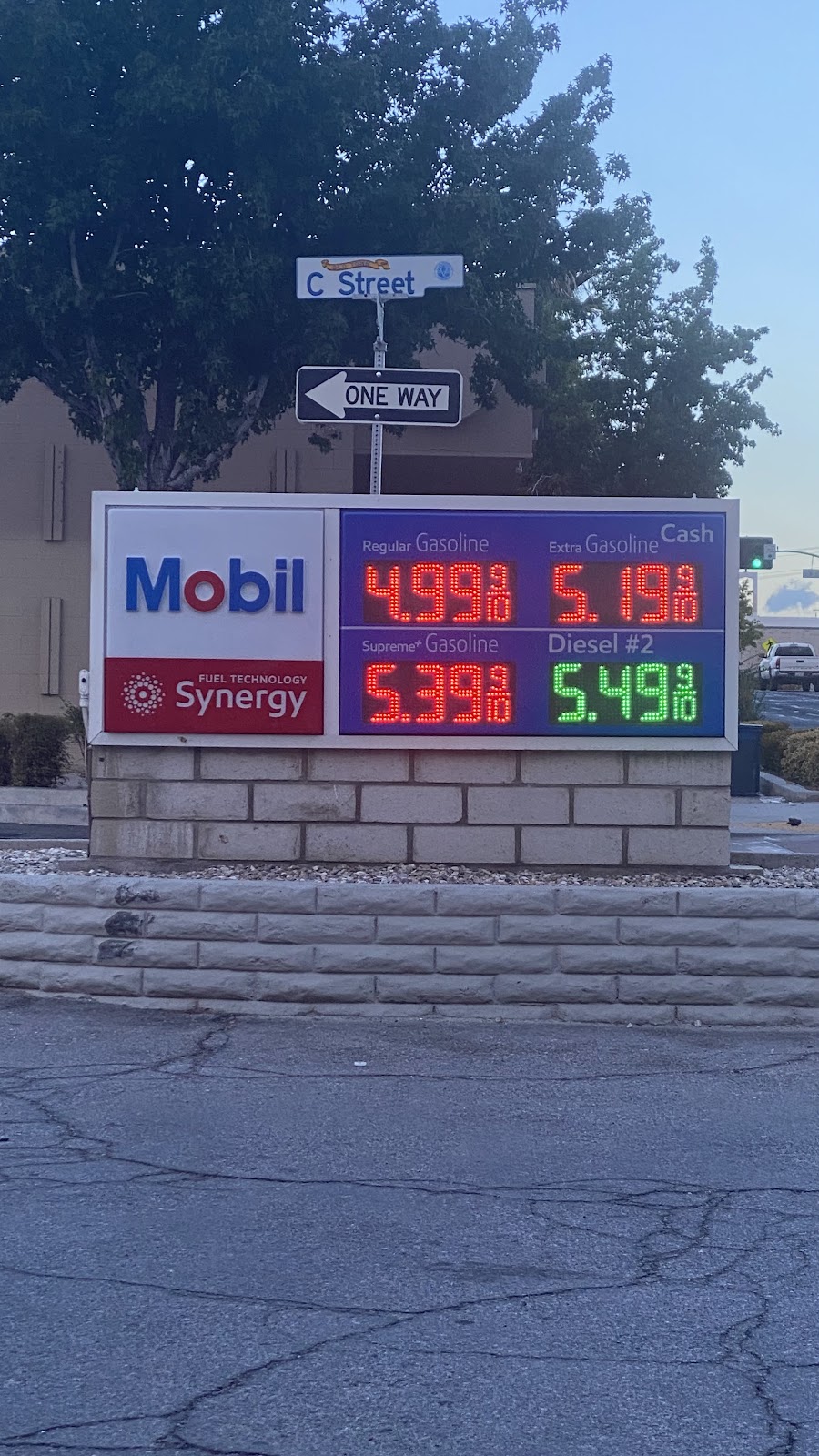 Mobil | 15603 7th St, Victorville, CA 92395, USA | Phone: (760) 269-1212