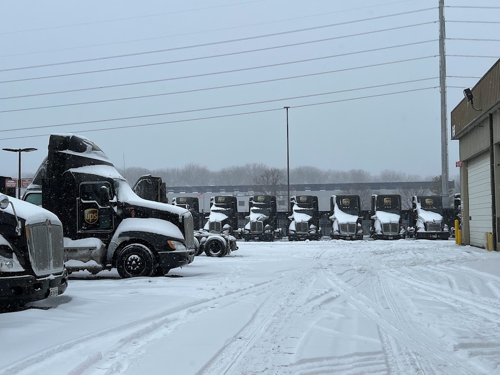 UPS Sorting Facility | 13818 Rider Trail N, Earth City, MO 63045, USA | Phone: (800) 742-5877