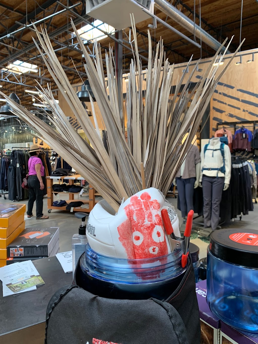 REI | 1900 Empire Ave, Burbank, CA 91504 | Phone: (818) 847-9509