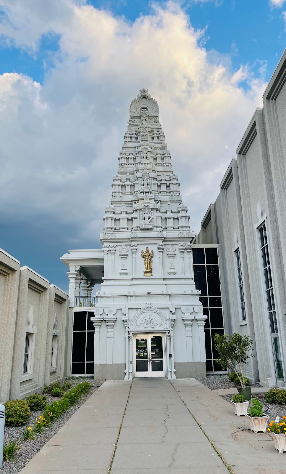 Hindu Temple of Minnesota | 10530 Troy Ln N, Maple Grove, MN 55311, USA | Phone: (763) 425-9449