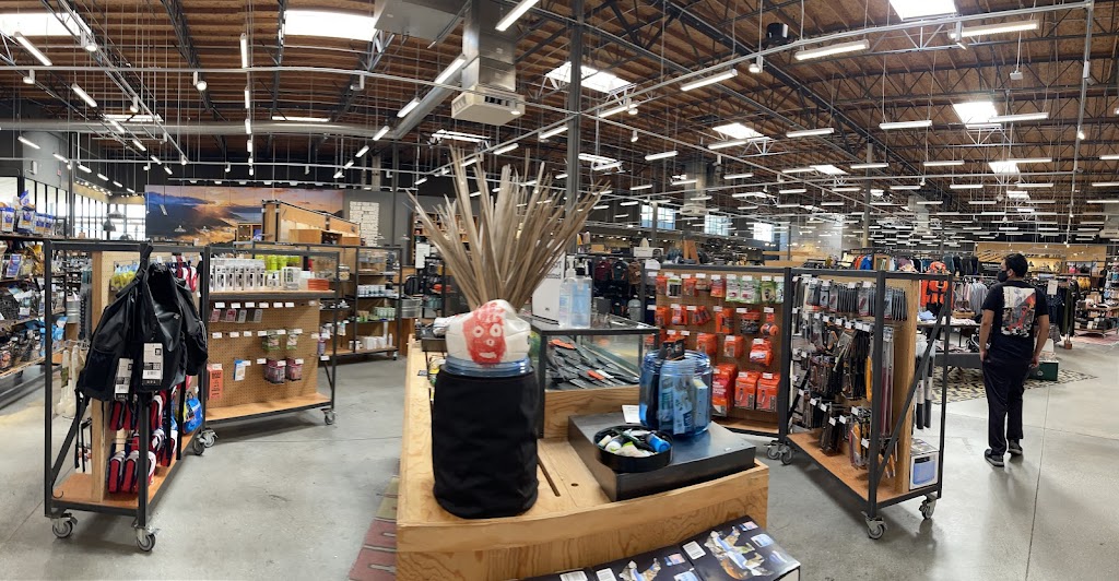 REI | 1900 Empire Ave, Burbank, CA 91504 | Phone: (818) 847-9509