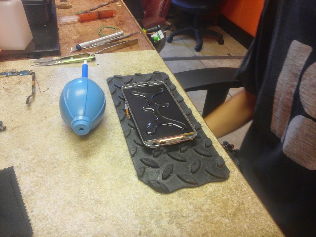 Tech Savvy Phone Repair | 732 Fort Worth Dr, Denton, TX 76201, USA | Phone: (940) 565-0605