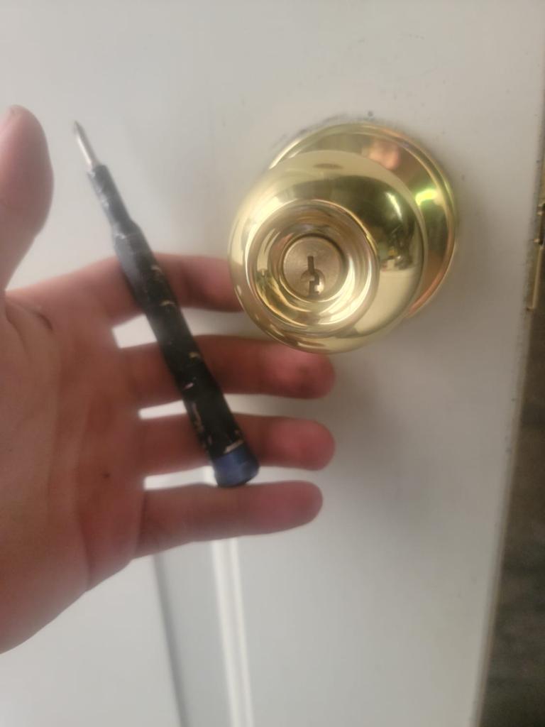 Yale KeyExpress | 23314 Valencia Blvd, Valencia, CA 91355, USA | Phone: (800) 331-9181