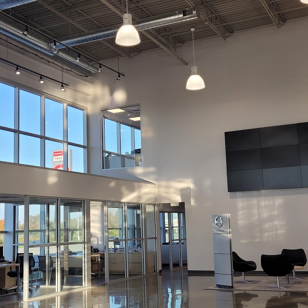 M&K Truck Centers | 1160 Commerce Dr, Pendleton, IN 46064, USA | Phone: (765) 289-4481