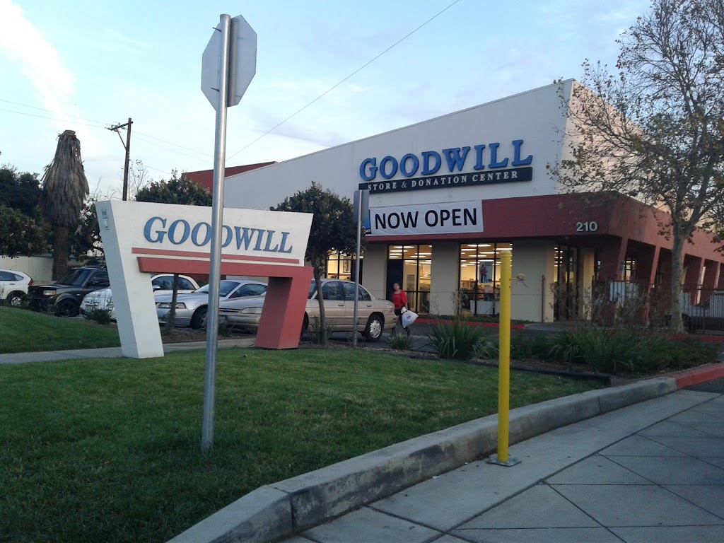 Goodwill Southern California Store & Donation Center | 210 E Foothill Blvd, Pomona, CA 91767, USA | Phone: (909) 667-4191