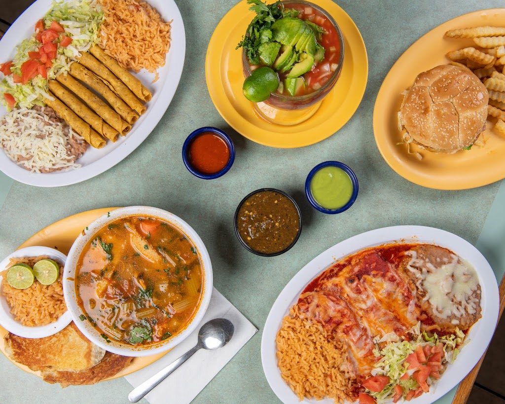 Emilianos Pizza & Mexican Food | 240 Vinton Rd, Vinton, TX 79821, USA | Phone: (915) 886-4008