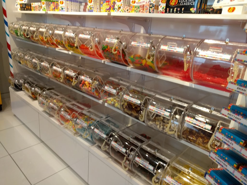 Dylans Candy Bar | McNamara Terminal, Between Gates A63 and A65, Worldgateway Pl, Detroit, MI 48242, USA | Phone: (734) 494-4042