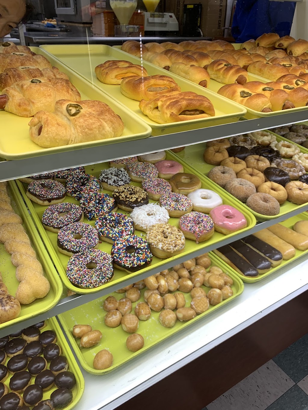 Forney Donut Shop | 201 S Bois D Arc St, Forney, TX 75126, USA | Phone: (972) 552-5995