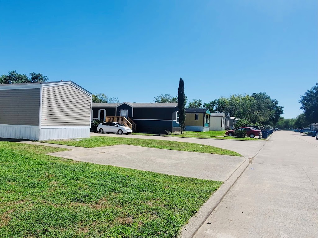 Brazos Place | 2400 Ruby St Lot 29, Rosenberg, TX 77471, USA | Phone: (281) 391-9100