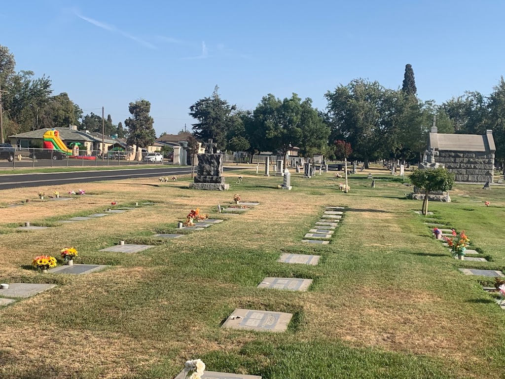 Visalia Cemetery | 1300 W Goshen Ave, Visalia, CA 93291, USA | Phone: (559) 734-6181