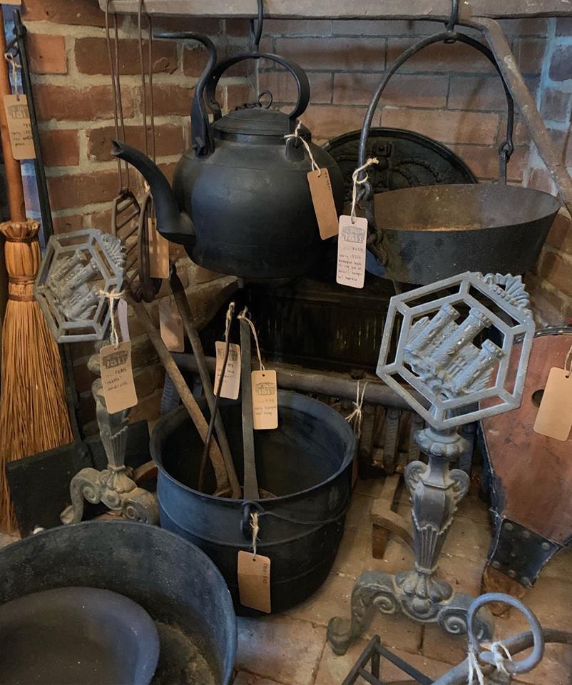 Olde 1811 Antique Shoppe | 2 Austerlitz St, Chatham, NY 12037, USA | Phone: (518) 392-3505